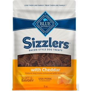 Blue Buffalo Sizzlers Natural Soft Dog Treats, Bacon-Style Soft-Moist Dog Treats with Real USA Pork, Original Flavor, 6-oz Bag(Cheddar Pork)